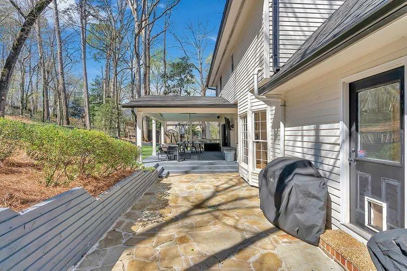 925 Lost Forest Drive, Sandy Springs, Georgia 30328, 5 Bedrooms Bedrooms, ,3 BathroomsBathrooms,Residential,Sold,925 Lost Forest Drive,7357937