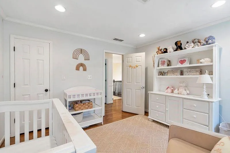 925 Lost Forest Drive, Sandy Springs, Georgia 30328, 5 Bedrooms Bedrooms, ,3 BathroomsBathrooms,Residential,Sold,925 Lost Forest Drive,7357937