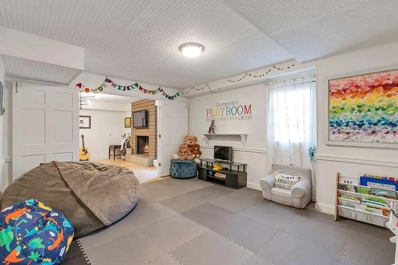 Terrace level play room