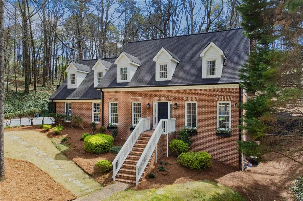 925 Lost Forest Drive, Sandy Springs, Georgia 30328, 5 Bedrooms Bedrooms, ,3 BathroomsBathrooms,Residential,Sold,925 Lost Forest Drive,7357937