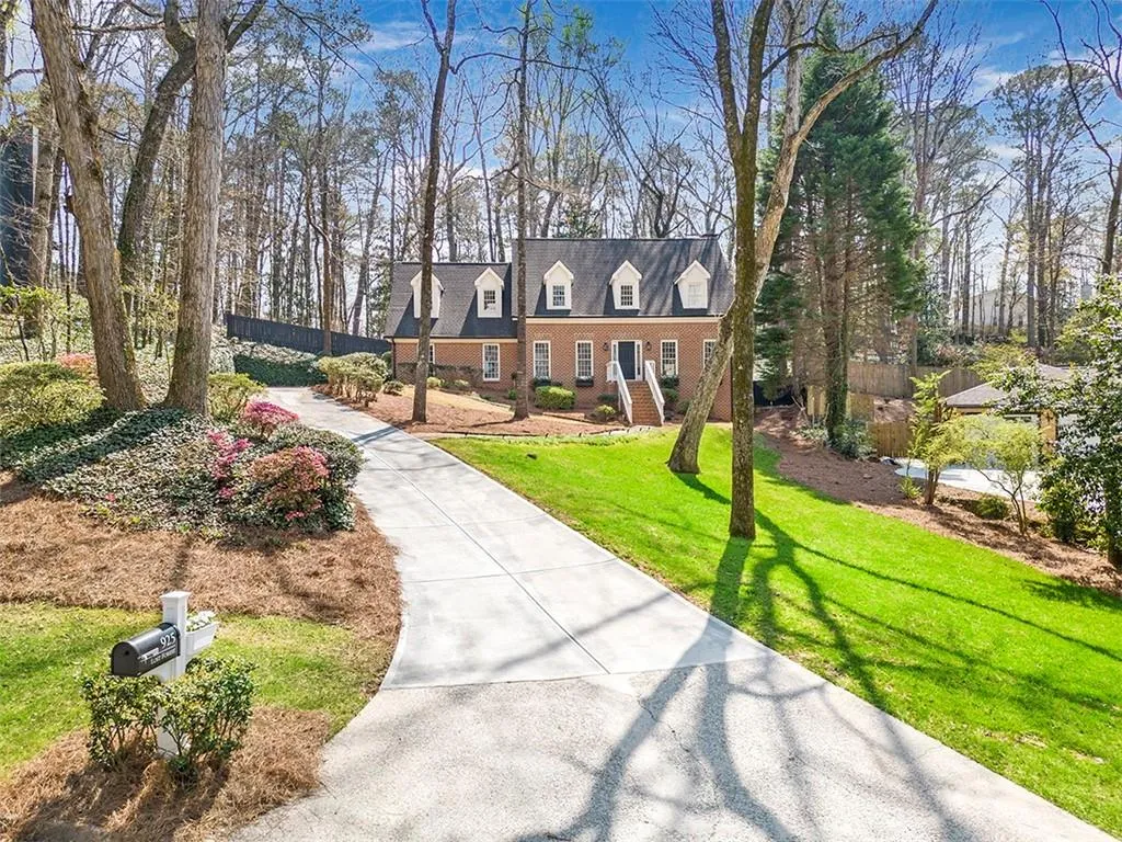 925 Lost Forest Drive, Sandy Springs, Georgia 30328, 5 Bedrooms Bedrooms, ,3 BathroomsBathrooms,Residential,Sold,925 Lost Forest Drive,7357937