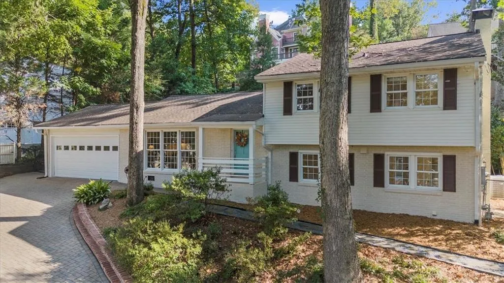 905 Starlight Drive Ne, Sandy Springs, Georgia 30342, 4 Bedrooms Bedrooms, ,2 BathroomsBathrooms,Residential,For Sale,905 Starlight Drive Ne,7652253