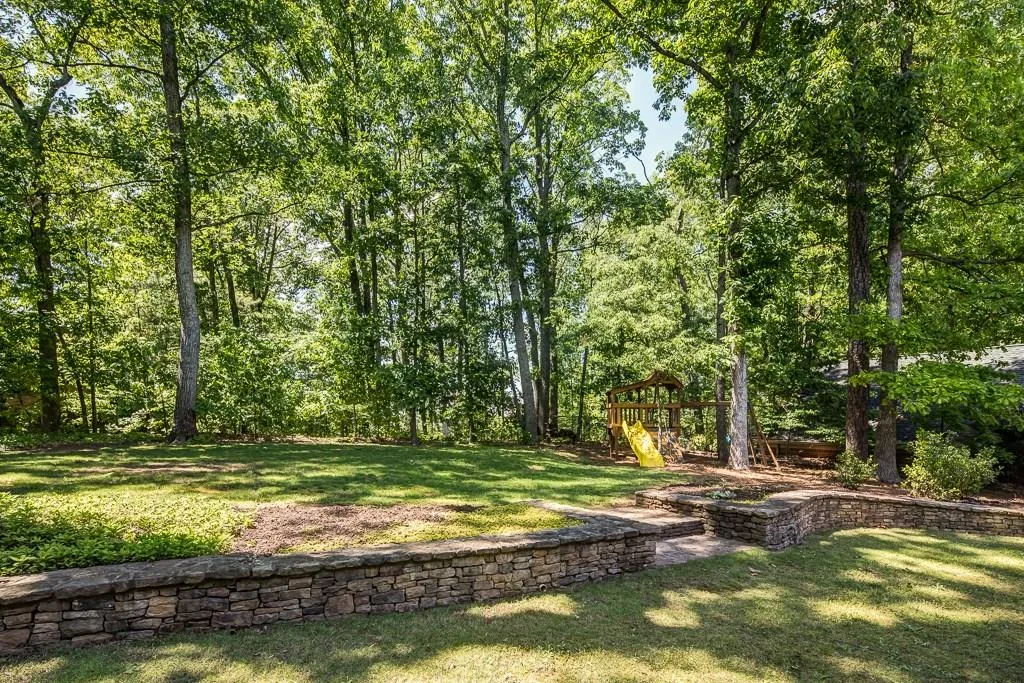 6930 Hunters Knoll Ne, Sandy Springs, Georgia 30328, 5 Bedrooms Bedrooms, ,3 BathroomsBathrooms,Residential,Sold,6930 Hunters Knoll Ne,5921897