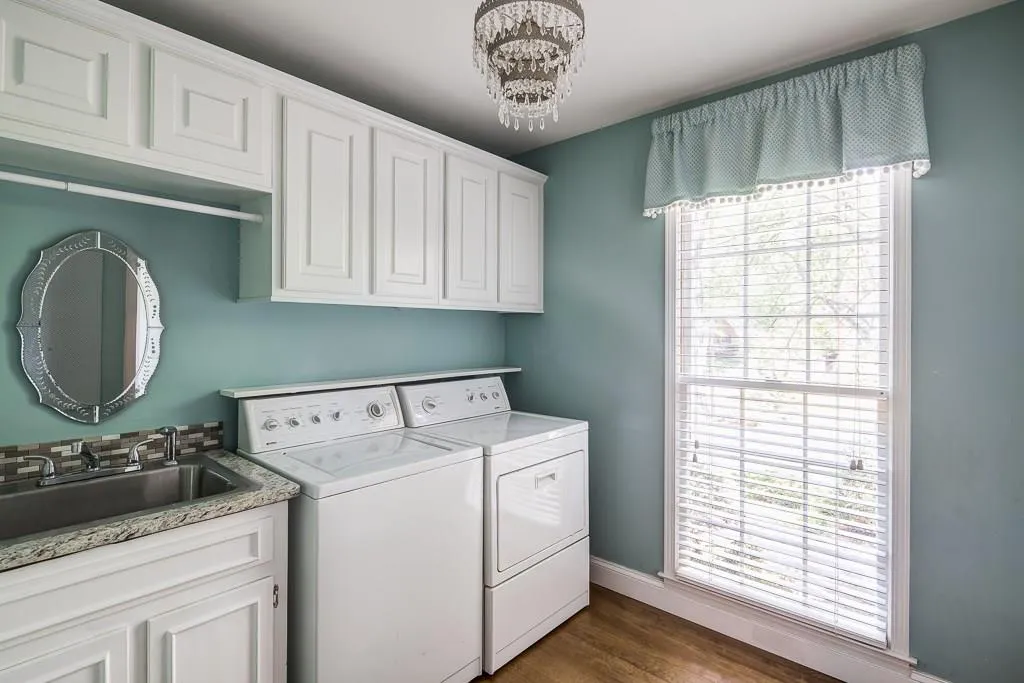 6930 Hunters Knoll Ne, Sandy Springs, Georgia 30328, 5 Bedrooms Bedrooms, ,3 BathroomsBathrooms,Residential,Sold,6930 Hunters Knoll Ne,5921897