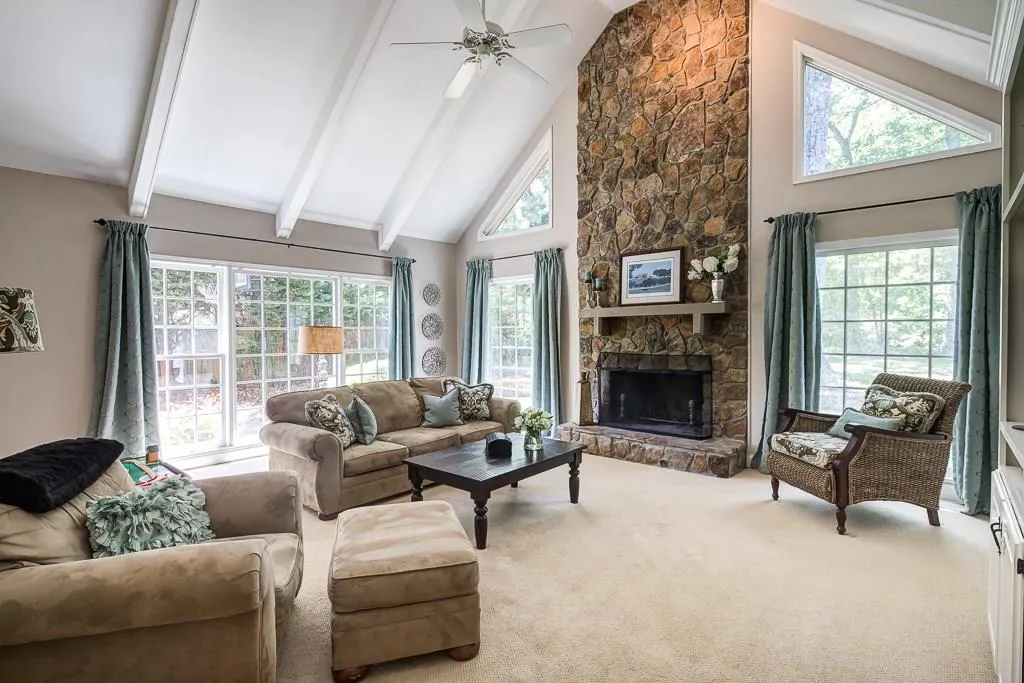 6930 Hunters Knoll Ne, Sandy Springs, Georgia 30328, 5 Bedrooms Bedrooms, ,3 BathroomsBathrooms,Residential,Sold,6930 Hunters Knoll Ne,5921897