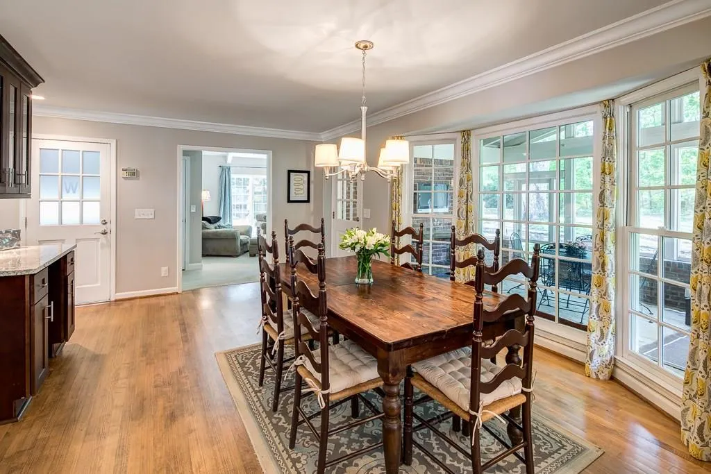 6930 Hunters Knoll Ne, Sandy Springs, Georgia 30328, 5 Bedrooms Bedrooms, ,3 BathroomsBathrooms,Residential,Sold,6930 Hunters Knoll Ne,5921897