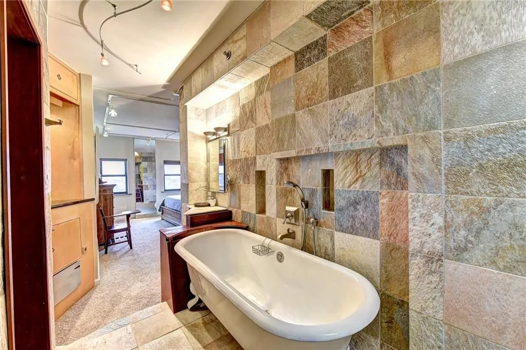795 Hammond Drive Unit 2205, Atlanta, Georgia 30328, 2 Bedrooms Bedrooms, ,2 BathroomsBathrooms,Residential,Sold,795 Hammond Drive Unit 2205,6120596