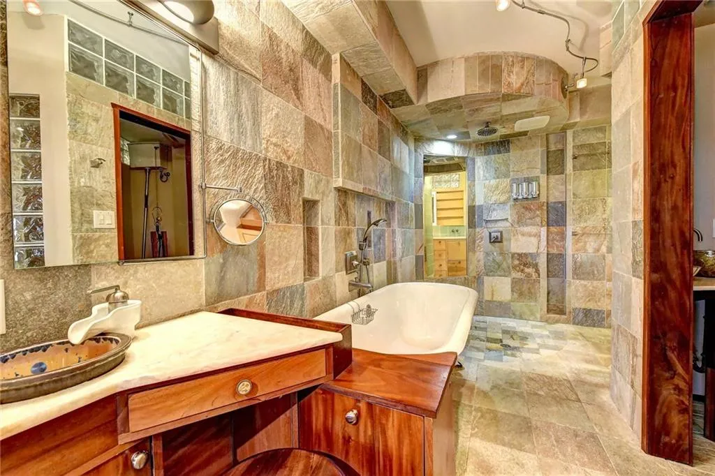795 Hammond Drive Unit 2205, Atlanta, Georgia 30328, 2 Bedrooms Bedrooms, ,2 BathroomsBathrooms,Residential,Sold,795 Hammond Drive Unit 2205,6120596