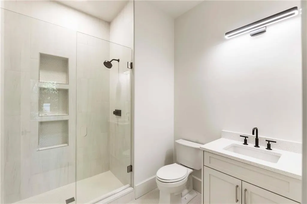 388 Londonberry Road Nw, Sandy Springs, Georgia 30327, 6 Bedrooms Bedrooms, 0 ,6 BathroomsBathrooms,Residential,For Sale,388 Londonberry Road Nw,7821788