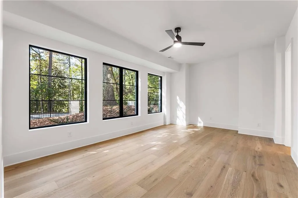 388 Londonberry Road Nw, Sandy Springs, Georgia 30327, 6 Bedrooms Bedrooms, 0 ,6 BathroomsBathrooms,Residential,For Sale,388 Londonberry Road Nw,7821788