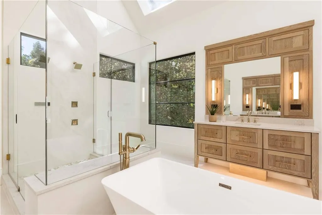 388 Londonberry Road Nw, Sandy Springs, Georgia 30327, 6 Bedrooms Bedrooms, 0 ,6 BathroomsBathrooms,Residential,For Sale,388 Londonberry Road Nw,7821788