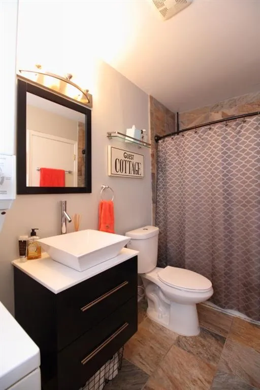 5400 Roswell Road Unit C5, Atlanta, Georgia 30342, 1 Bedroom Bedrooms, ,1 BathroomBathrooms,Residential,Sold,5400 Roswell Road Unit C5,5838855