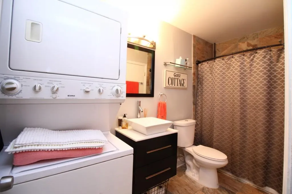 5400 Roswell Road Unit C5, Atlanta, Georgia 30342, 1 Bedroom Bedrooms, ,1 BathroomBathrooms,Residential,Sold,5400 Roswell Road Unit C5,5838855