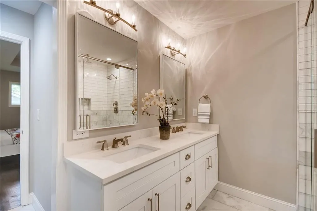 5005 Vallo Vista Court, Sandy Springs, Georgia 30342, 5 Bedrooms Bedrooms, ,3 BathroomsBathrooms,Residential,Sold,5005 Vallo Vista Court,6665194