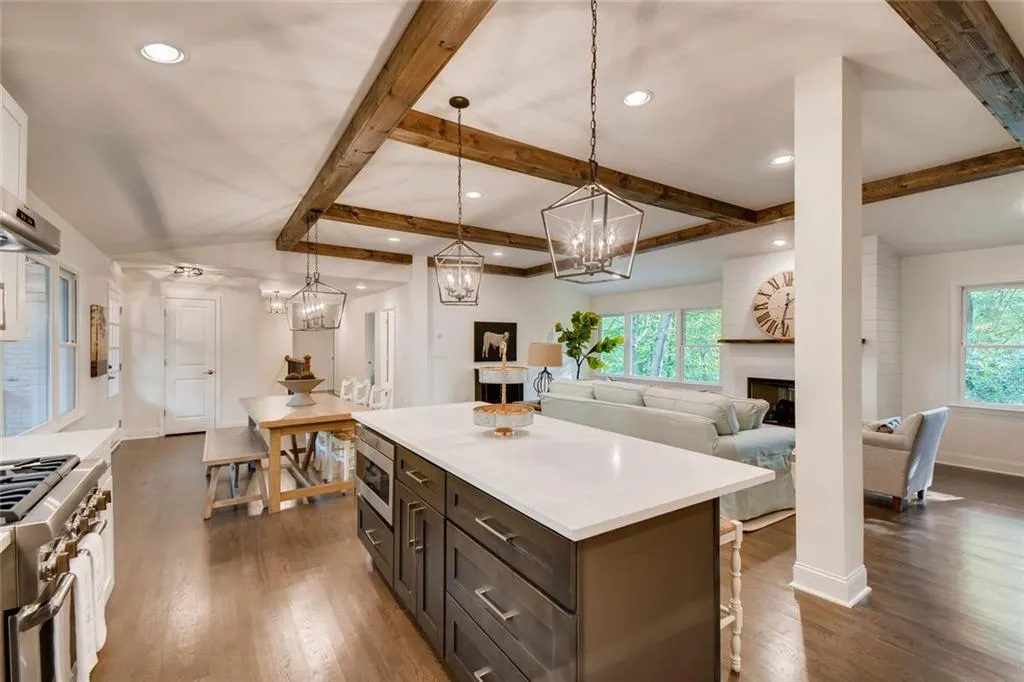 5005 Vallo Vista Court, Sandy Springs, Georgia 30342, 5 Bedrooms Bedrooms, ,3 BathroomsBathrooms,Residential,Sold,5005 Vallo Vista Court,6665194