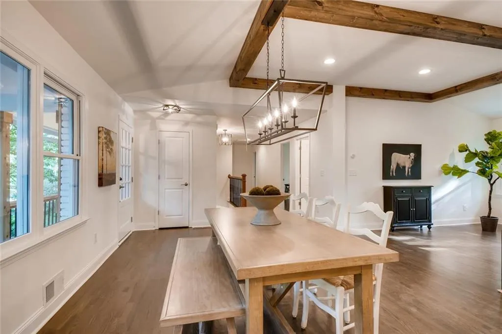 5005 Vallo Vista Court, Sandy Springs, Georgia 30342, 5 Bedrooms Bedrooms, ,3 BathroomsBathrooms,Residential,Sold,5005 Vallo Vista Court,6665194