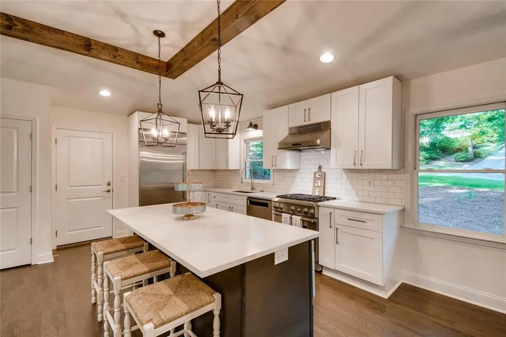 5005 Vallo Vista Court, Sandy Springs, Georgia 30342, 5 Bedrooms Bedrooms, ,3 BathroomsBathrooms,Residential,Sold,5005 Vallo Vista Court,6665194