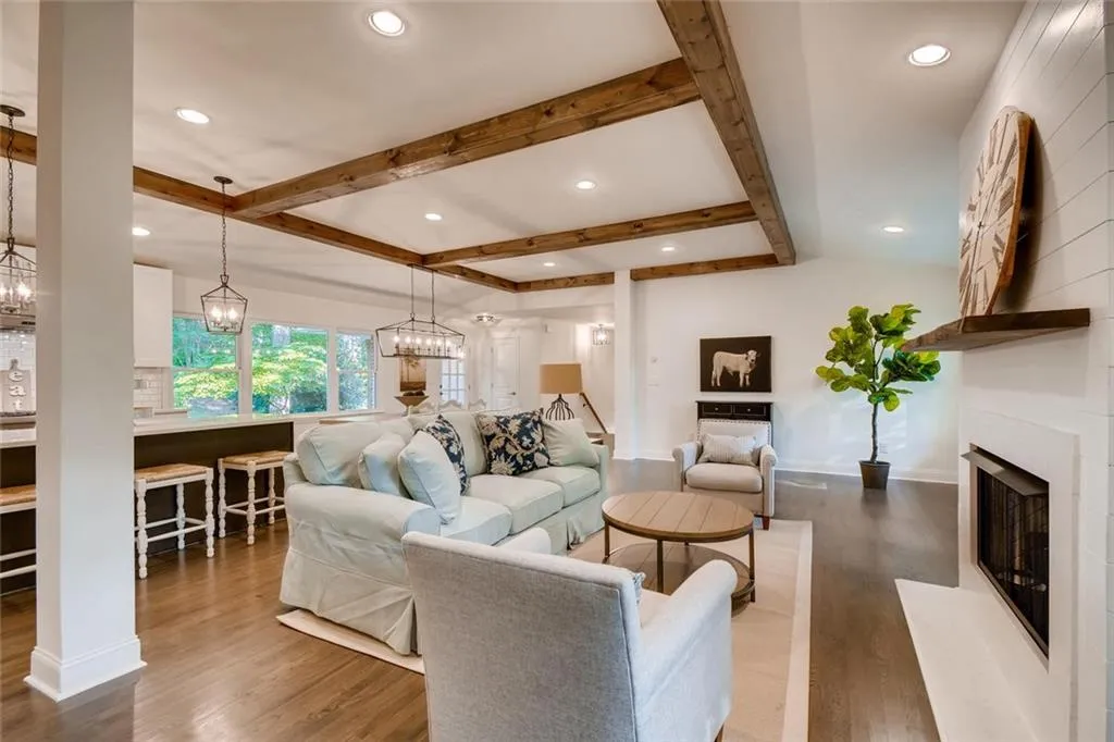 5005 Vallo Vista Court, Sandy Springs, Georgia 30342, 5 Bedrooms Bedrooms, ,3 BathroomsBathrooms,Residential,Sold,5005 Vallo Vista Court,6665194