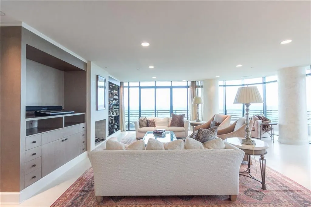 750 Park Avenue Ne Unit 27n, Atlanta, Georgia 30326, 3 Bedrooms Bedrooms, ,2 BathroomsBathrooms,Residential,Sold,750 Park Avenue Ne Unit 27n,5863399
