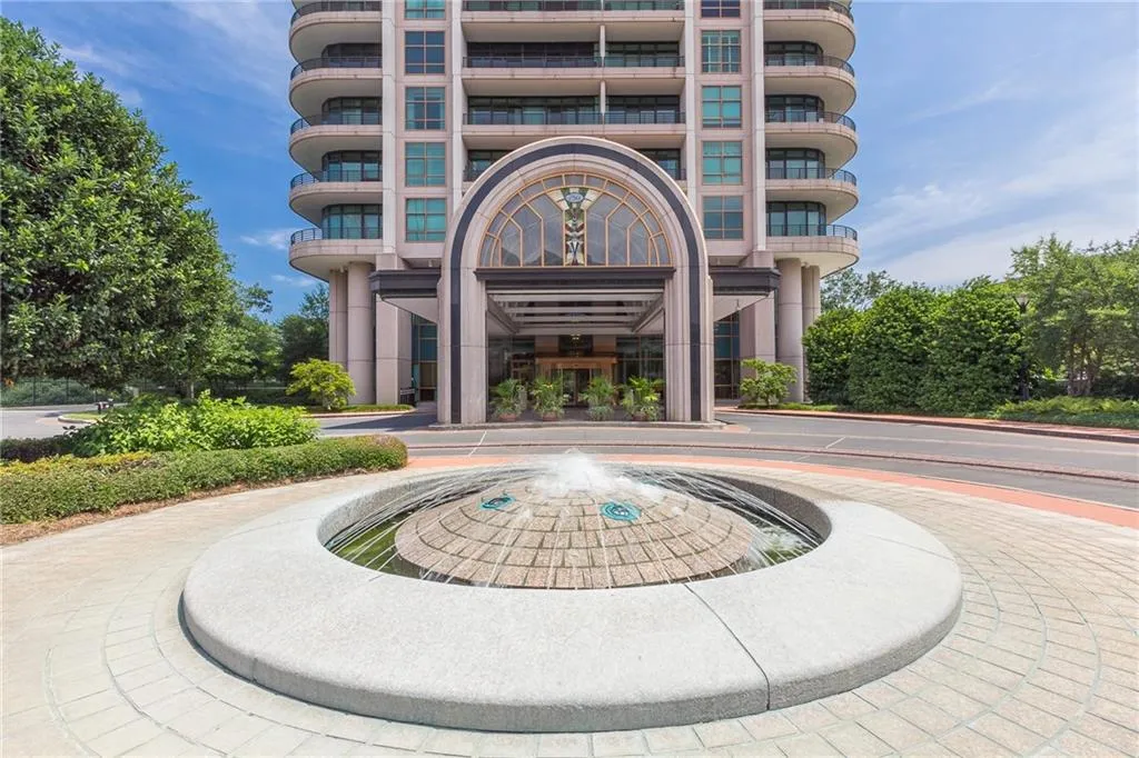 750 Park Avenue Ne Unit 27n, Atlanta, Georgia 30326, 3 Bedrooms Bedrooms, ,2 BathroomsBathrooms,Residential,Sold,750 Park Avenue Ne Unit 27n,5863399
