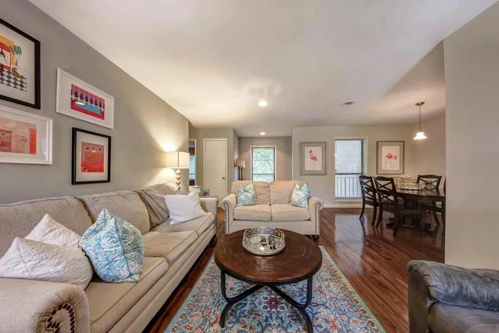 5137 Roswell Road Unit 10, Atlanta, Georgia 30342, 2 Bedrooms Bedrooms, ,2 BathroomsBathrooms,Residential,Sold,5137 Roswell Road Unit 10,6770574