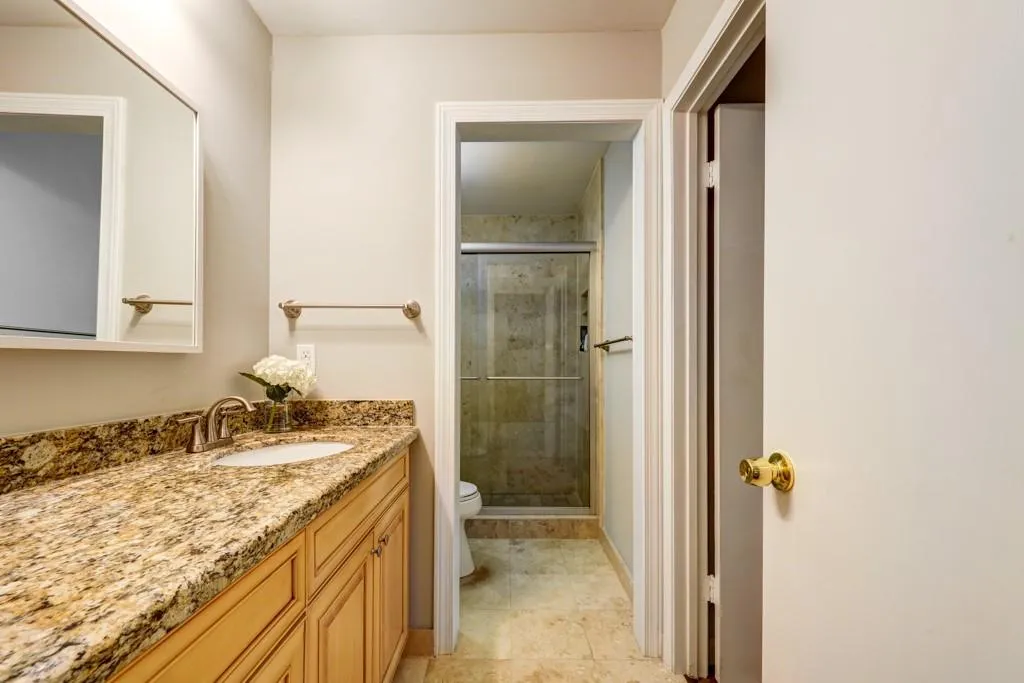 5137 Roswell Road Unit 10, Atlanta, Georgia 30342, 2 Bedrooms Bedrooms, ,2 BathroomsBathrooms,Residential,Sold,5137 Roswell Road Unit 10,6770574
