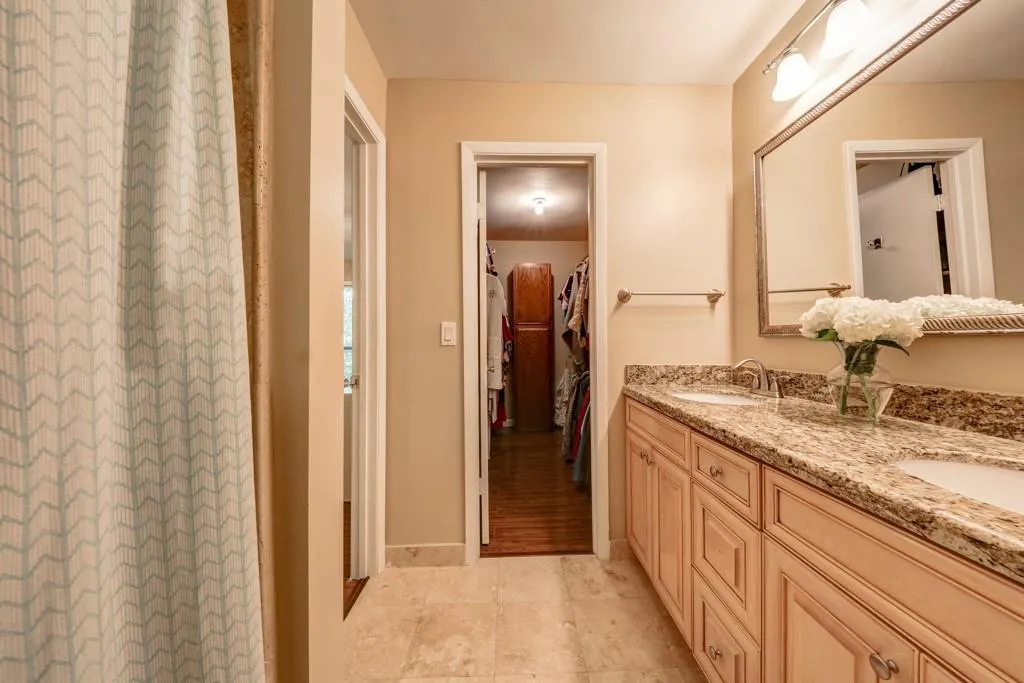 5137 Roswell Road Unit 10, Atlanta, Georgia 30342, 2 Bedrooms Bedrooms, ,2 BathroomsBathrooms,Residential,Sold,5137 Roswell Road Unit 10,6770574