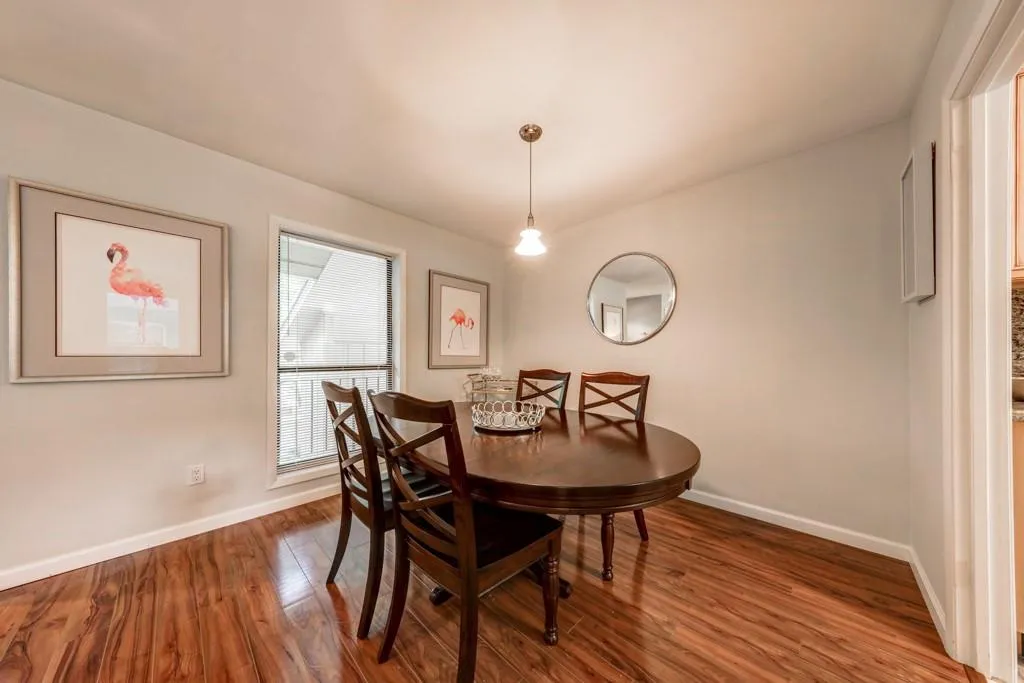 5137 Roswell Road Unit 10, Atlanta, Georgia 30342, 2 Bedrooms Bedrooms, ,2 BathroomsBathrooms,Residential,Sold,5137 Roswell Road Unit 10,6770574