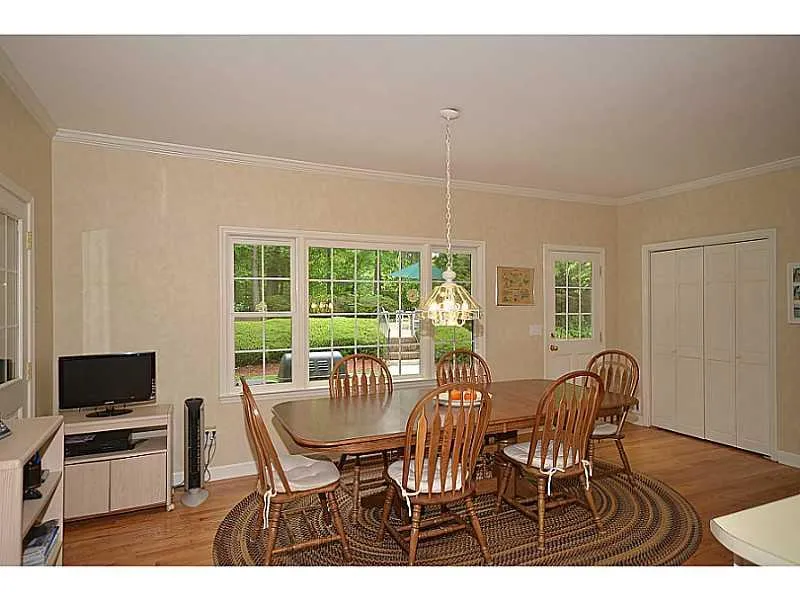 1010 Ivy Falls Drive, Atlanta, Georgia 30328, 6 Bedrooms Bedrooms, ,4 BathroomsBathrooms,Residential,Sold,1010 Ivy Falls Drive,5005311