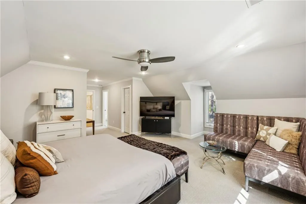 105 Kingston Manor, Atlanta, Georgia 30342, 7 Bedrooms Bedrooms, ,7 BathroomsBathrooms,Residential,For Sale,105 Kingston Manor,7560056