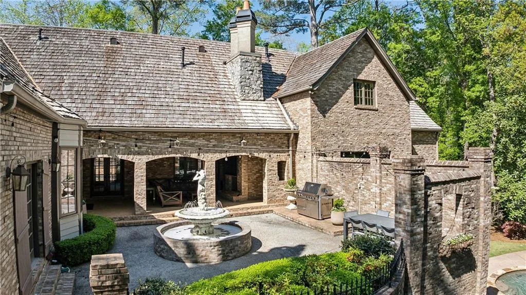 105 Kingston Manor, Atlanta, Georgia 30342, 7 Bedrooms Bedrooms, ,7 BathroomsBathrooms,Residential,For Sale,105 Kingston Manor,7560056