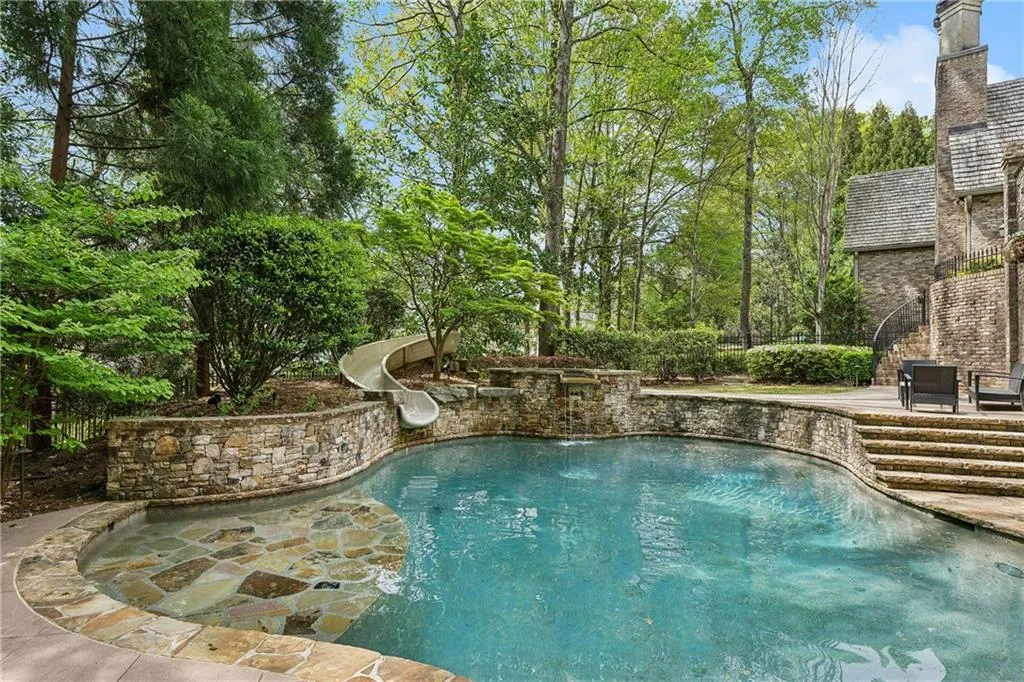 105 Kingston Manor, Atlanta, Georgia 30342, 7 Bedrooms Bedrooms, ,7 BathroomsBathrooms,Residential,For Sale,105 Kingston Manor,7560056
