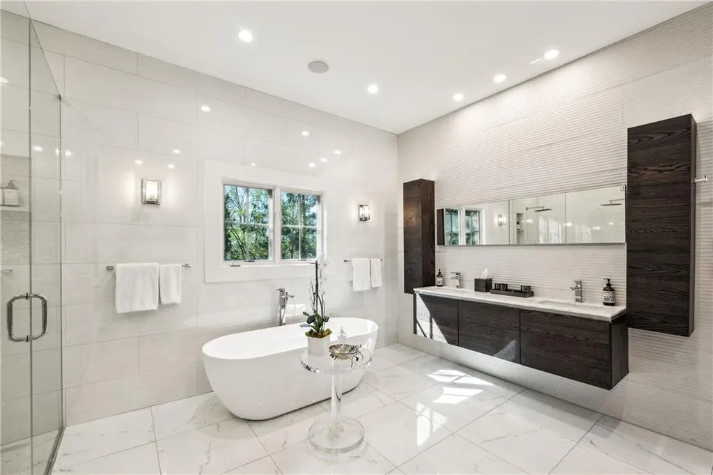 105 Kingston Manor, Atlanta, Georgia 30342, 7 Bedrooms Bedrooms, ,7 BathroomsBathrooms,Residential,For Sale,105 Kingston Manor,7560056