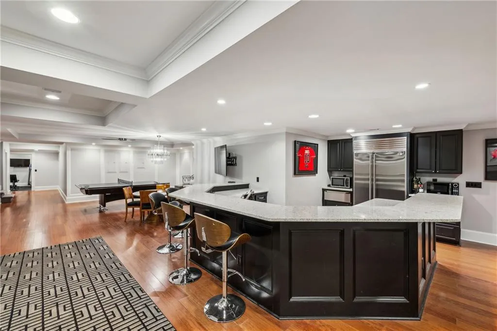 105 Kingston Manor, Atlanta, Georgia 30342, 7 Bedrooms Bedrooms, ,7 BathroomsBathrooms,Residential,For Sale,105 Kingston Manor,7560056