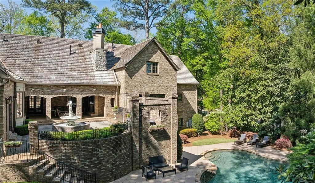 105 Kingston Manor, Atlanta, Georgia 30342, 7 Bedrooms Bedrooms, ,7 BathroomsBathrooms,Residential,For Sale,105 Kingston Manor,7560056