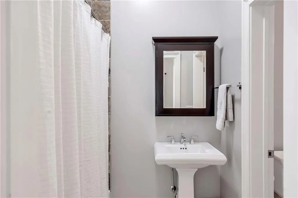 21 Cliftwood Drive Ne, Atlanta, Georgia 30328, 5 Bedrooms Bedrooms, ,5 BathroomsBathrooms,Residential,For Sale,21 Cliftwood Drive Ne,7636351
