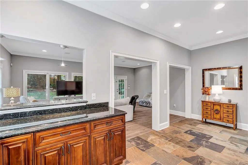 21 Cliftwood Drive Ne, Atlanta, Georgia 30328, 5 Bedrooms Bedrooms, ,5 BathroomsBathrooms,Residential,For Sale,21 Cliftwood Drive Ne,7636351