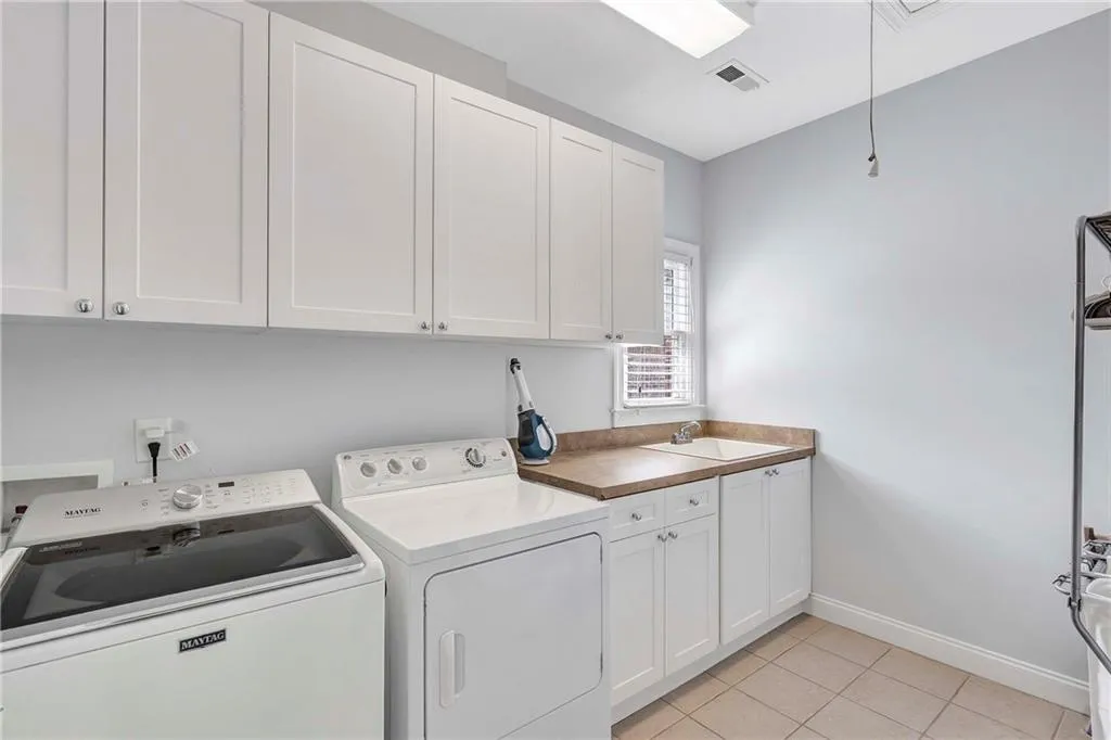 21 Cliftwood Drive Ne, Atlanta, Georgia 30328, 5 Bedrooms Bedrooms, ,5 BathroomsBathrooms,Residential,For Sale,21 Cliftwood Drive Ne,7636351