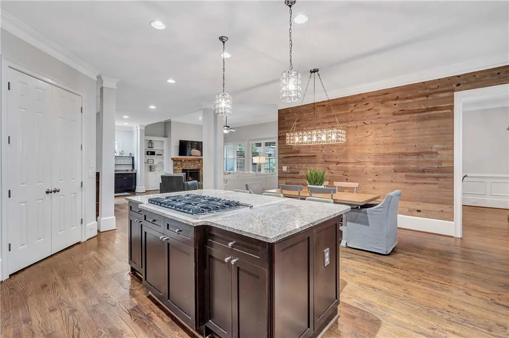 21 Cliftwood Drive Ne, Atlanta, Georgia 30328, 5 Bedrooms Bedrooms, ,5 BathroomsBathrooms,Residential,For Sale,21 Cliftwood Drive Ne,7636351