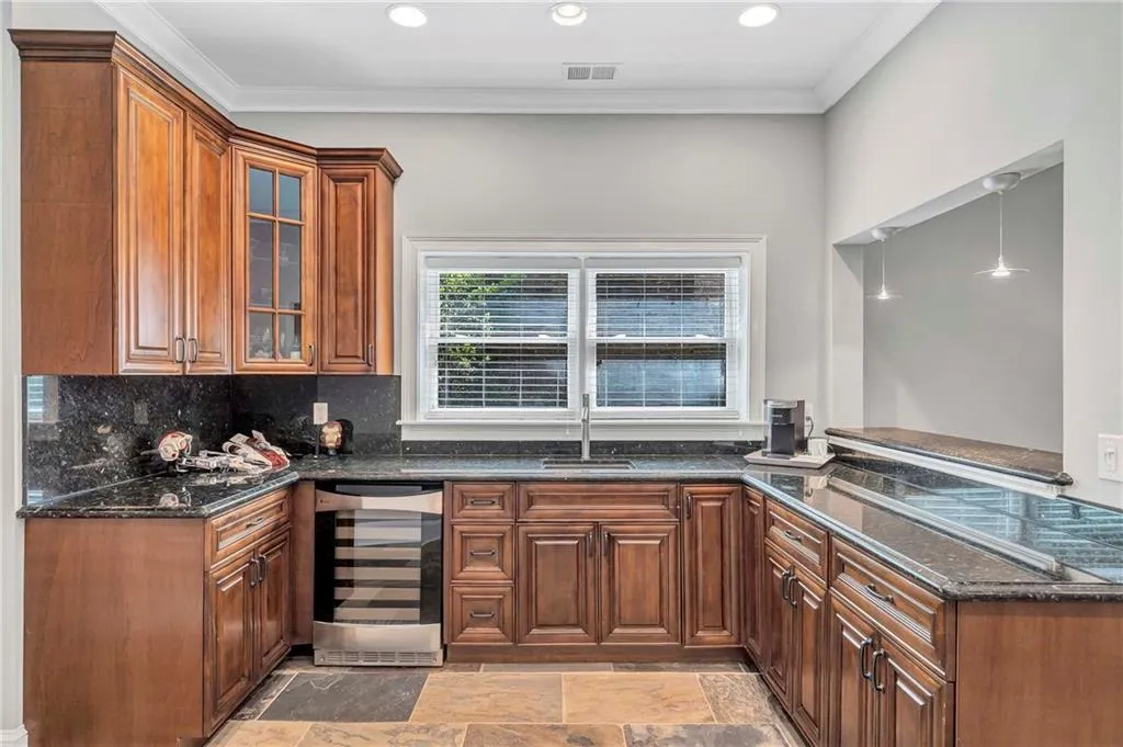 21 Cliftwood Drive Ne, Atlanta, Georgia 30328, 5 Bedrooms Bedrooms, ,5 BathroomsBathrooms,Residential,For Sale,21 Cliftwood Drive Ne,7636351