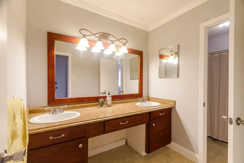 6520 Roswell Road Unit 50, Atlanta, Georgia 30328, 2 Bedrooms Bedrooms, ,1 BathroomBathrooms,Residential,Sold,6520 Roswell Road Unit 50,5851815