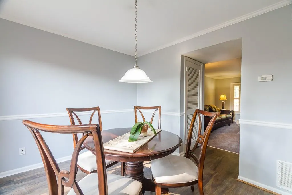 6520 Roswell Road Unit 50, Atlanta, Georgia 30328, 2 Bedrooms Bedrooms, ,1 BathroomBathrooms,Residential,Sold,6520 Roswell Road Unit 50,5851815