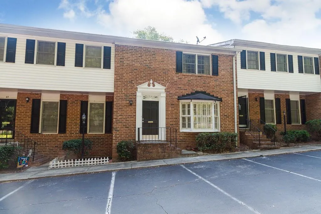 6520 Roswell Road Unit 50, Atlanta, Georgia 30328, 2 Bedrooms Bedrooms, ,1 BathroomBathrooms,Residential,Sold,6520 Roswell Road Unit 50,5851815