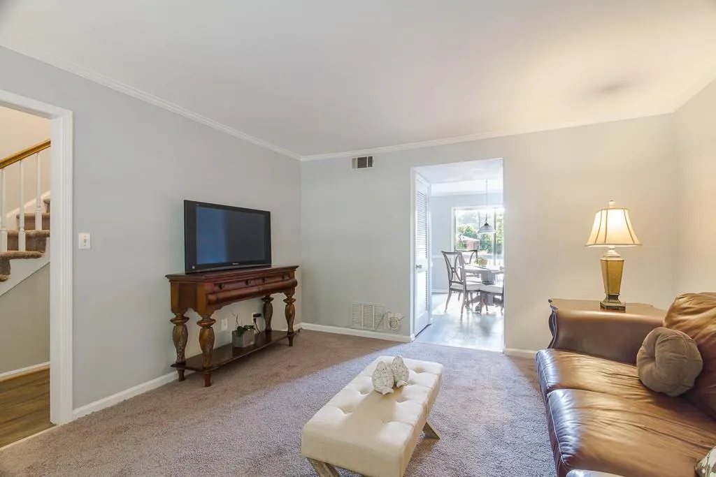 6520 Roswell Road Unit 50, Atlanta, Georgia 30328, 2 Bedrooms Bedrooms, ,1 BathroomBathrooms,Residential,Sold,6520 Roswell Road Unit 50,5851815