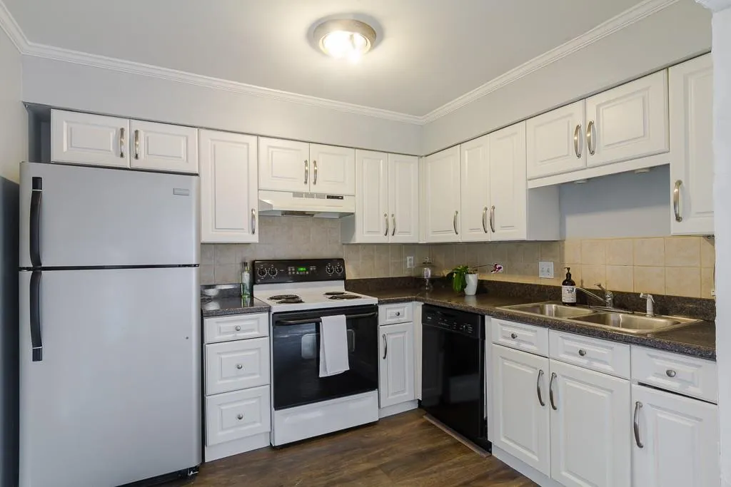 6520 Roswell Road Unit 50, Atlanta, Georgia 30328, 2 Bedrooms Bedrooms, ,1 BathroomBathrooms,Residential,Sold,6520 Roswell Road Unit 50,5851815