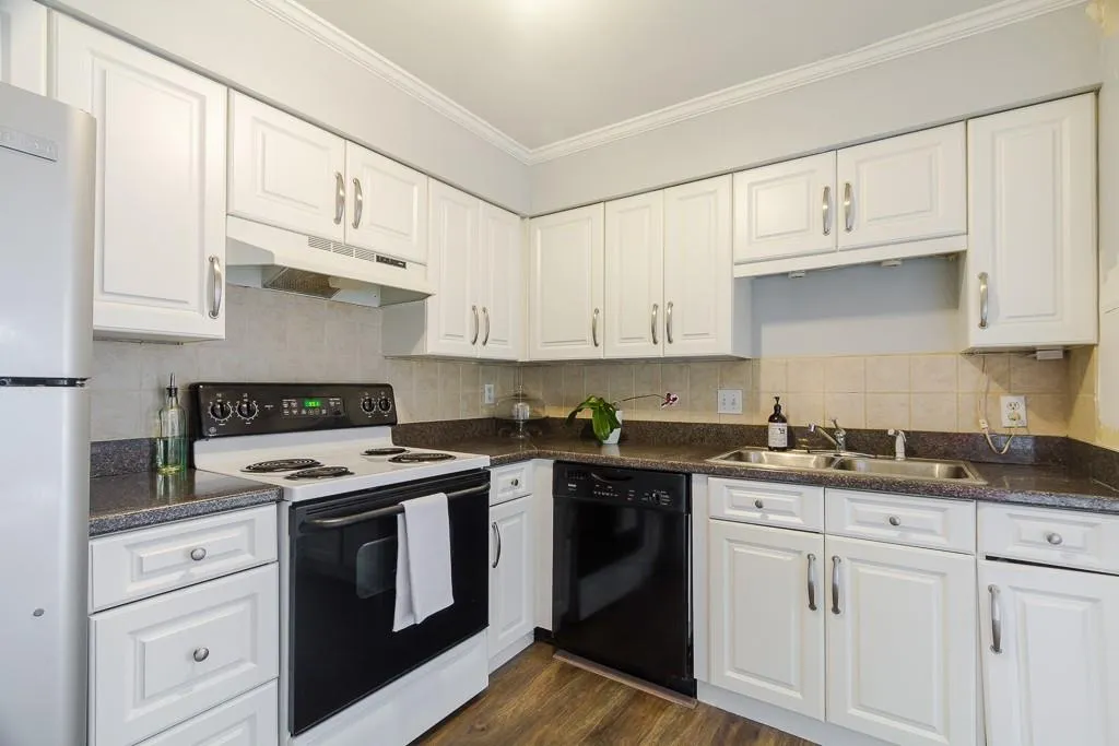 6520 Roswell Road Unit 50, Atlanta, Georgia 30328, 2 Bedrooms Bedrooms, ,1 BathroomBathrooms,Residential,Sold,6520 Roswell Road Unit 50,5851815