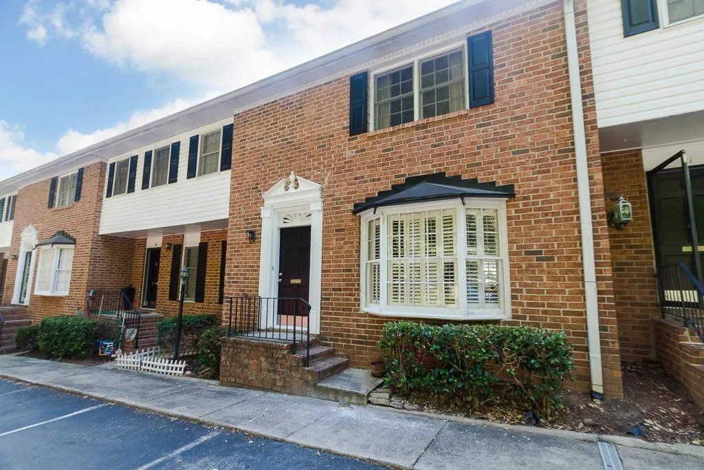 6520 Roswell Road Unit 50, Atlanta, Georgia 30328, 2 Bedrooms Bedrooms, ,1 BathroomBathrooms,Residential,Sold,6520 Roswell Road Unit 50,5851815