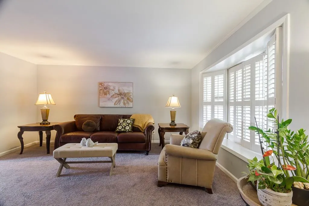 6520 Roswell Road Unit 50, Atlanta, Georgia 30328, 2 Bedrooms Bedrooms, ,1 BathroomBathrooms,Residential,Sold,6520 Roswell Road Unit 50,5851815