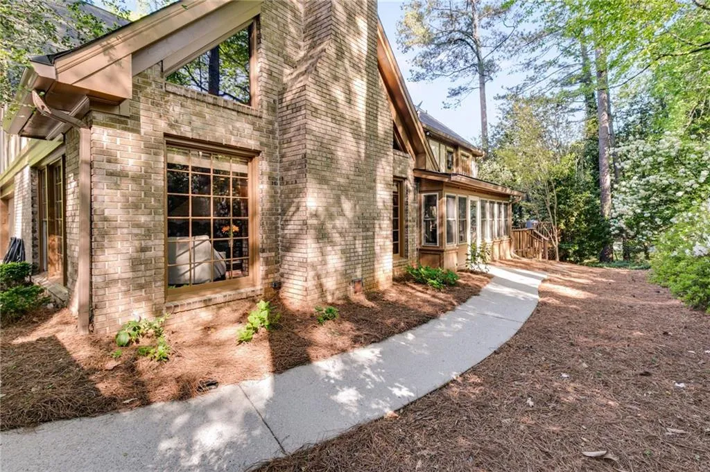 375 Spindle Court, Sandy Springs, Georgia 30350, 4 Bedrooms Bedrooms, ,4 BathroomsBathrooms,Residential,Sold,375 Spindle Court,7570964