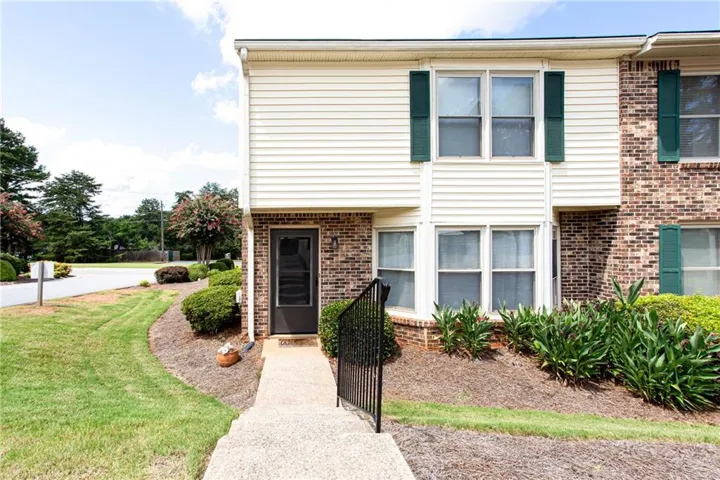 768 Longleaf Drive, Lawrenceville, Georgia 30046